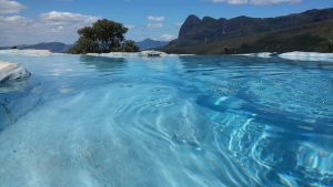 Lago na Pousada Canto das Bromélias. Arquivo da Pousada